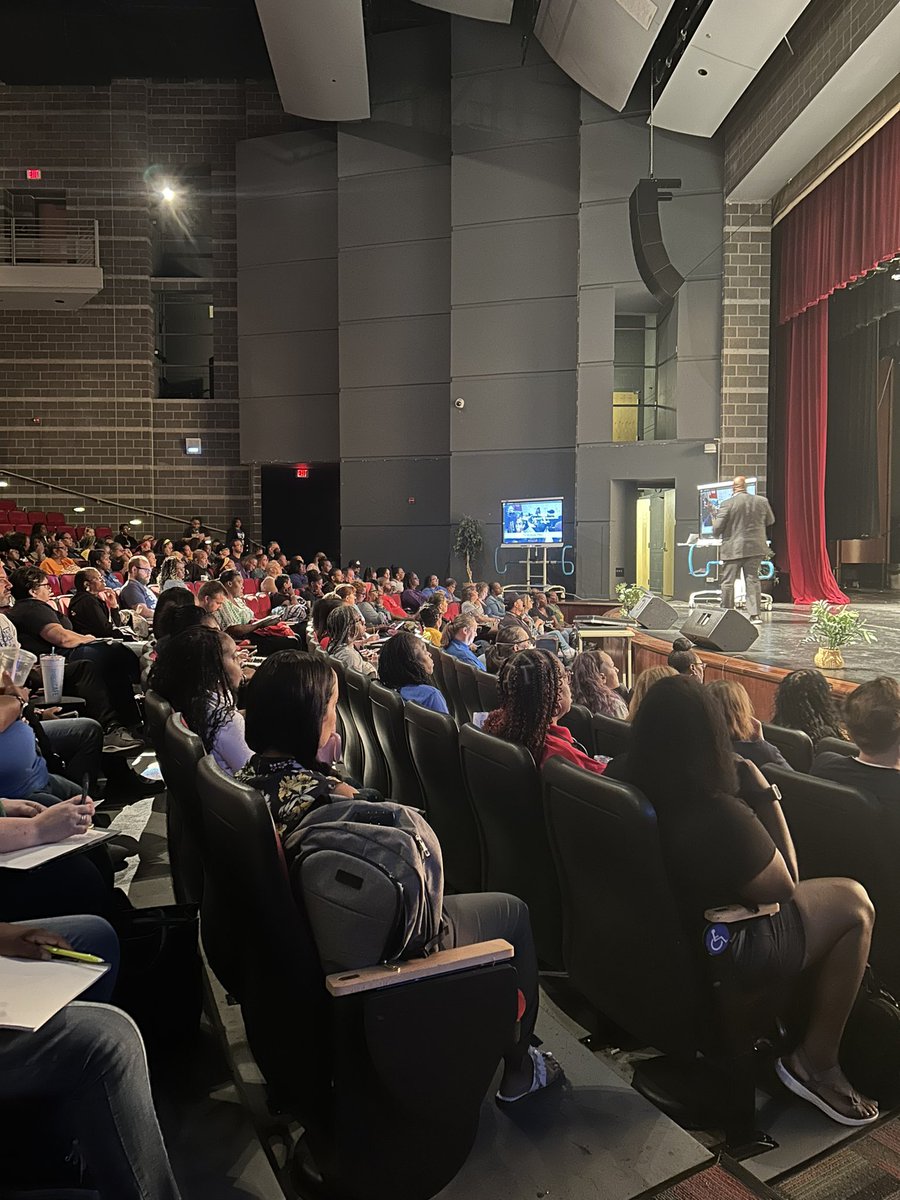 The Office of Academics is excited to to welcome back over 200, K-12  Math and ELA Teacher Leaders.  Today Teacher Leaders will dive into strategies to best support teachers in different aspects of the Instructional cycle.  🥳🥳🥳