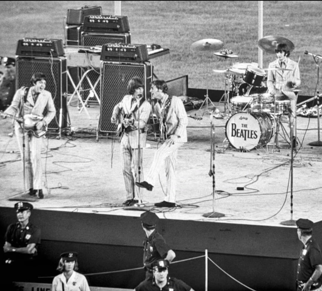 softtail65's tweet image. What's a favorite "Outdoor Concert" that you've attended? 🎶🤘🎶
In what marks the first time a rock band headlines a stadium in the United States, The Beatles play Shea Stadium, in New York, home of The Mets on August 15, 1965. With Beatlemania in full force, the screaming girls…
