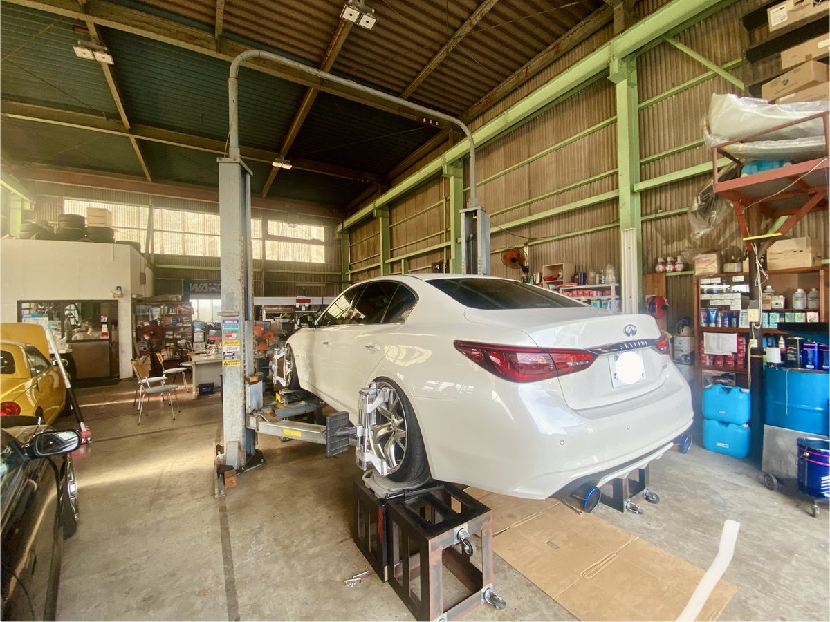 静岡に転勤になり半年。
車を買いましたー。Zとスカイラインの2台体制。
Zは半年待ったG025で19インチ。
はじめてのセダン、スカイラインはとりあえずZのホイール。
ホントはアルファロメオのジュリア クアドリフォリオが欲しかった…笑