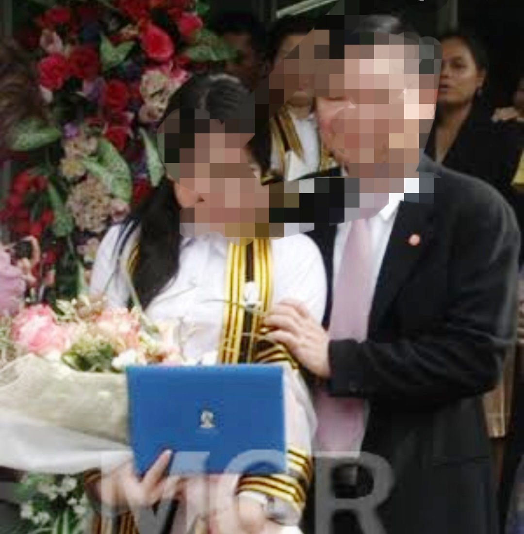 PhantongM's tweet photo. The country will be prosperous. Thailand has a cheater as the prime minister.
*** The prime minister cheated on the exam.
***
Can we sue for ethics to make it clear? https://t.co/4oN6PlTsEP