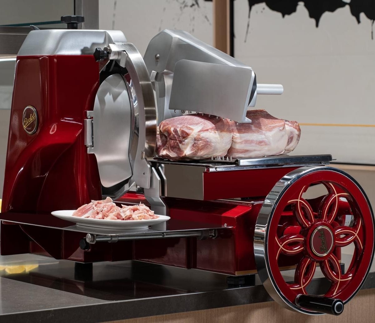 ACHotelSTL's tweet image. Breakfast with Berkel | Gourmet prosciutto seasoned &amp;amp; air-cured for 14 months &amp;amp; micro-sliced to perfection! 🥩⚙️👌🏽

#PerfectlyPrecise #StayACHotels #BreakfastIsServed #TheBerkelSlicer