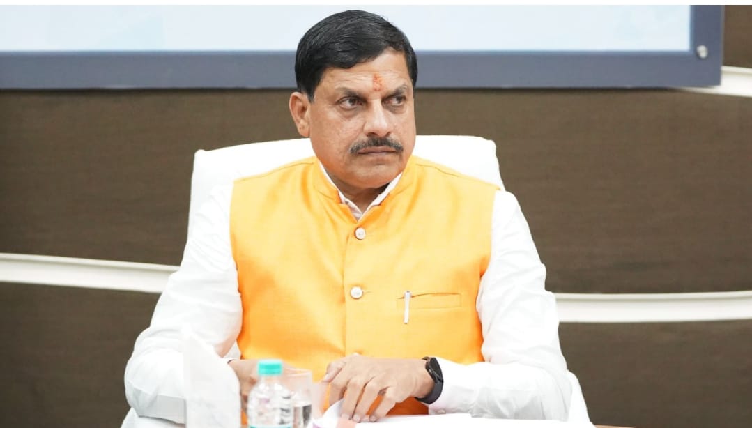 मध्यप्रदेश को इस बार पीएचडी किए हुए मुख्यमंत्री मिले, छात्रों को उम्मीद थी की शिक्षा व्यवस्था सुधरेगी, सरकारी रोजगार के अवसर बढ़ेंगे।

लेकिन खेद के साथ कहना पड़ रहा हे कि, 

प्रदेश के यूवाओ को,  शिक्षित होकर भी बेरोजगारी का दंश सहन करना पड़ रहा हे। 

आखिर प्रदेश सरकार गरीब, किसान