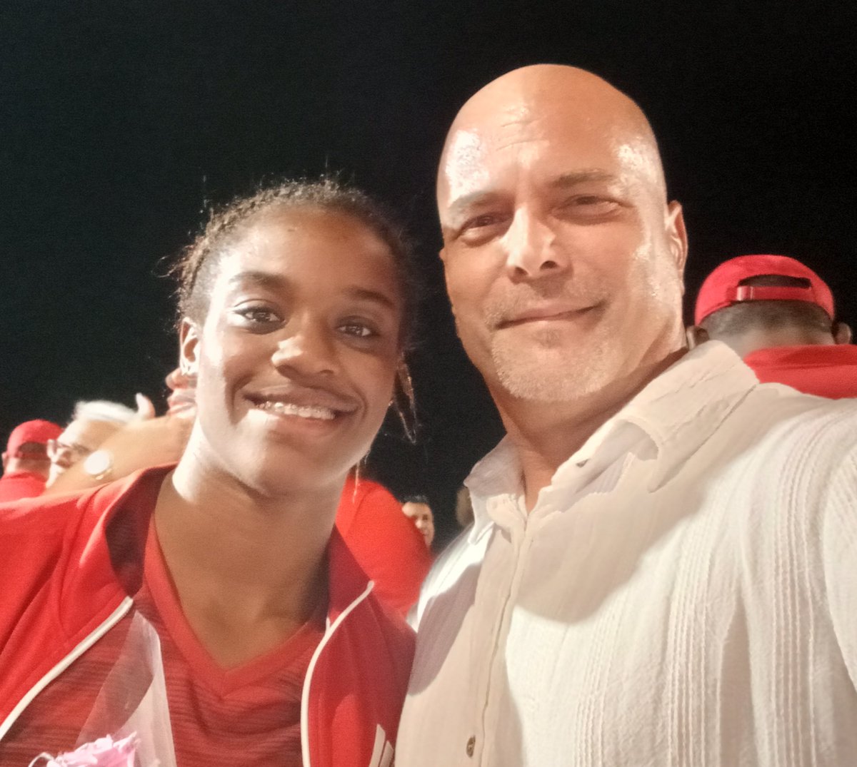 La clavadista #AnisleyGarcia 'la Tuti', tuvo una meritoria actuación en #Paris2024 y se convirtió en la primera cubana en clasificar a una semifinal olímpica en las pruebas de plataforma. #Cuba #CDRCuba #CubaInspira