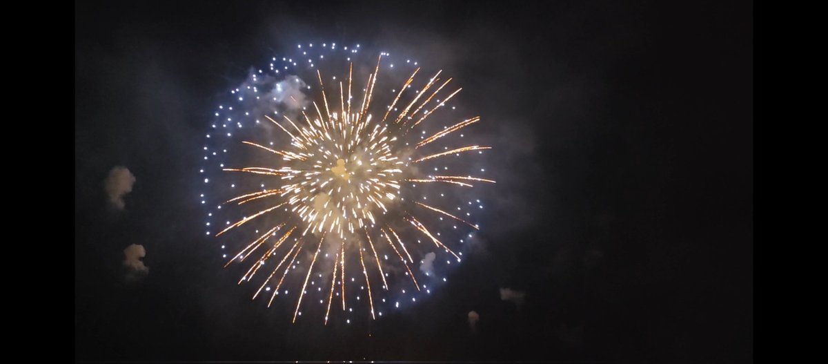 ttuki_g's tweet photo. 僕が見たかった花火大会はこれだっ！！！
って感じの花火だったなぁ…
未だに余韻が続いてるくらい笑 https://t.co/M2IFNXH2Qa