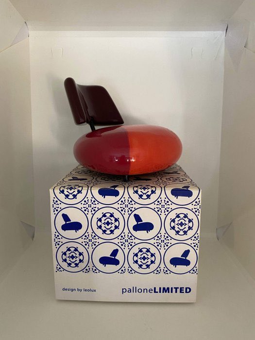 Anita492668464's tweet image. Durf te vragen, wie o wie heeft deze aardewerken miniatuur van de #Leolux #Pallone en wil deze aan mij verkopen?