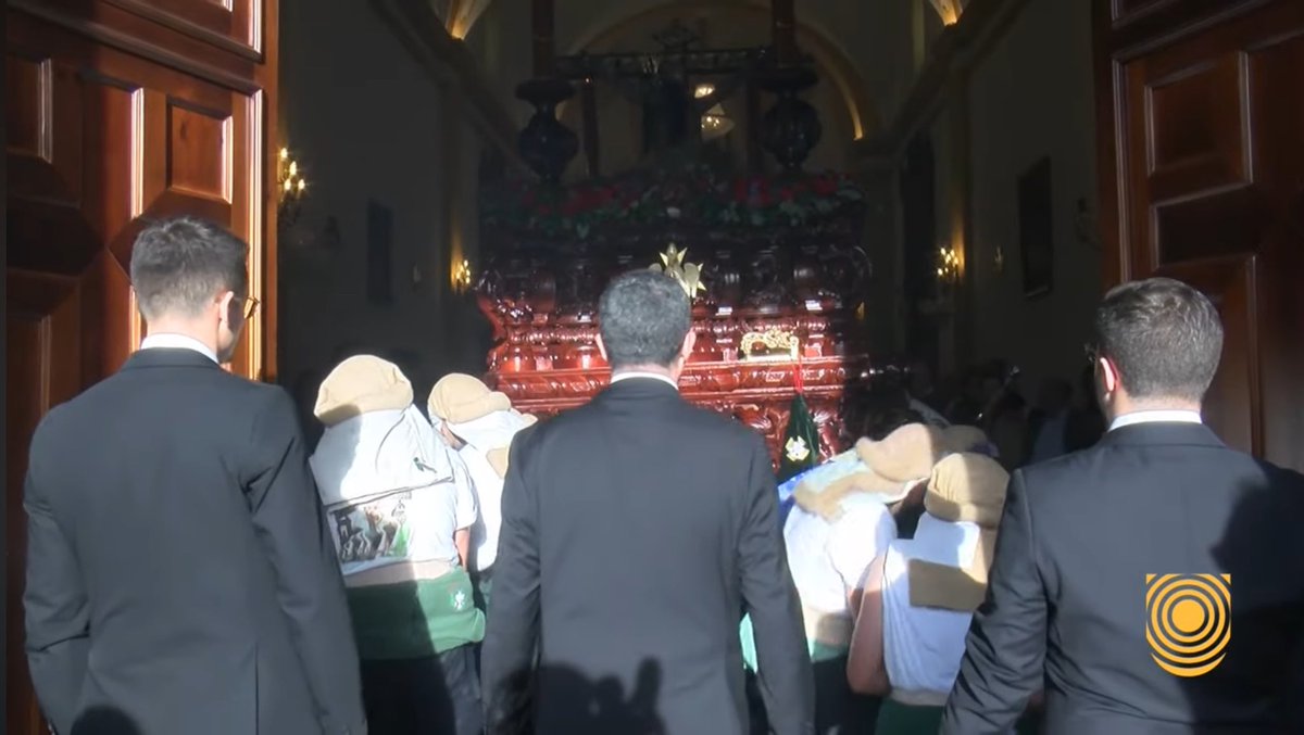 ES LA IMAGEN DE LA SEMANA SANTA.

La saga de los Pariente a los mandos del Rey de Pedrera.

<a href="/manuel_pariente/">Manuel pariente</a> 
<a href="/Pedropariente_/">Pedro Pariente</a> 
<a href="/rafagpariente4/">Rafa Gómez Pariente</a>