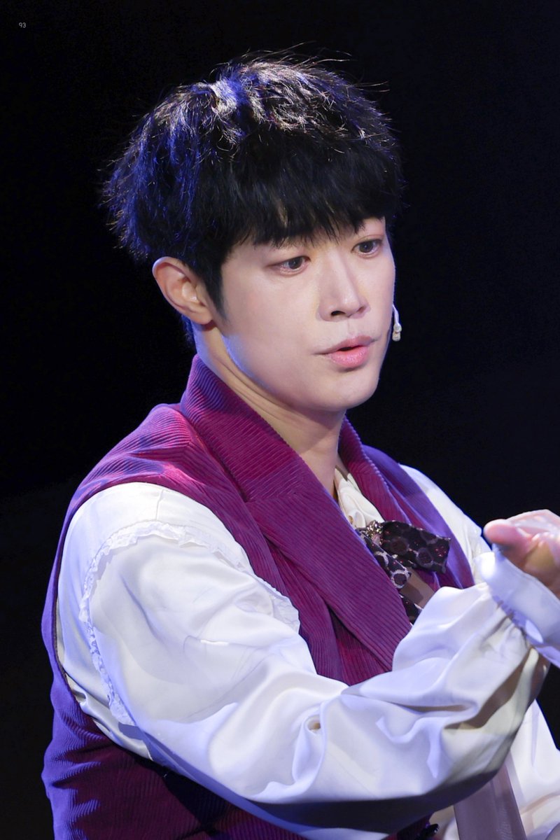 gusam_o_'s tweet photo. 슈라는사람이어떤사람이야진짜귀엽고개짱잘생긴사람이지 https://t.co/BrSMIXCWfF
