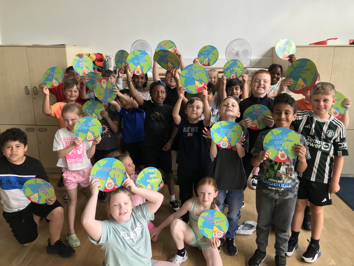 _Lifecentre's tweet image. We've been learning about Eco Heroes and becoming them ourselves! We've planted veg in recycled &amp;amp; recyclable pots, repurposed unwanted materials for craft, foraged, received fun activity books on how to save the planet and so much more!!! #HAF2024 #Salfordsummeroffun