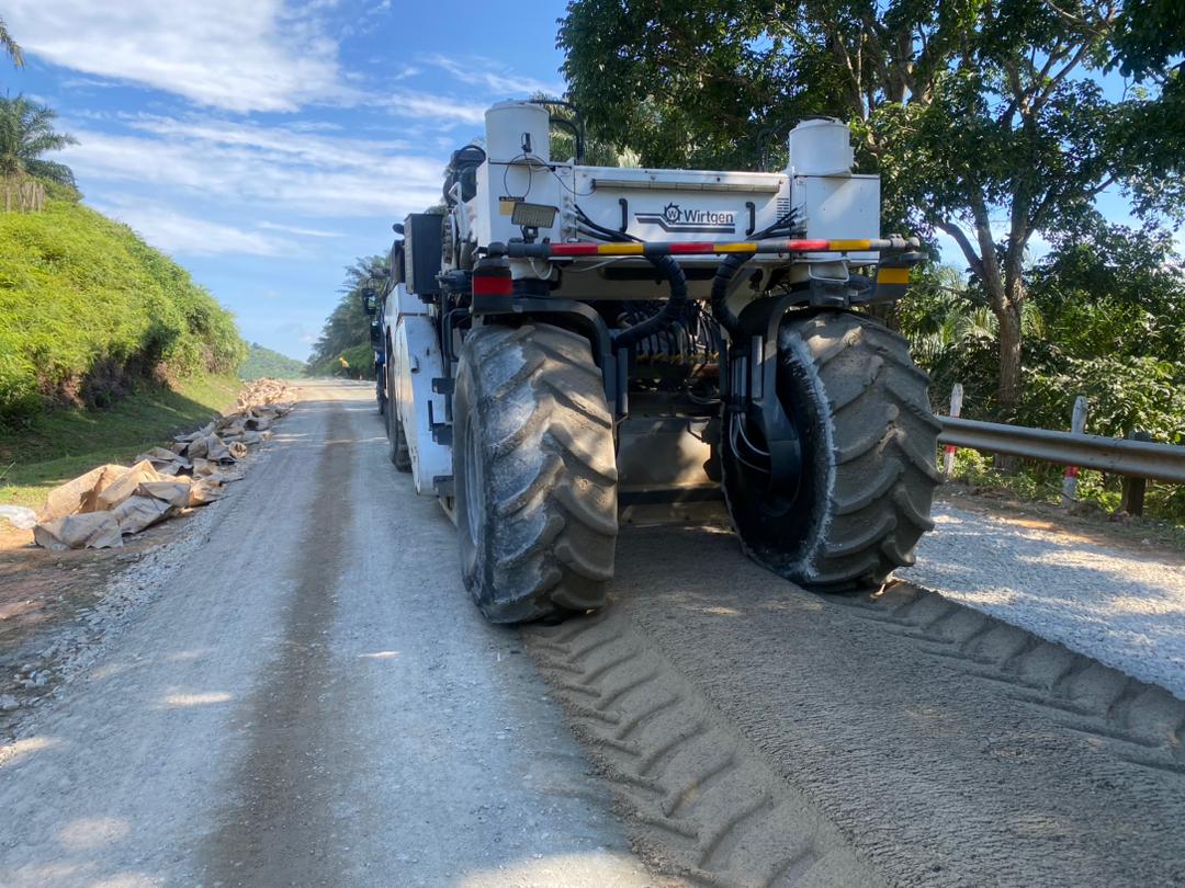 JKRLIPIS's tweet photo. Kerja-kerja membaikpulih permukaan jalan di jalan Utama Kecau FT1506 Seksyen 14.00-16.00 (Felda Kecau) Daerah Lipis, Pahang sedang dilaksanakan. Mohon pengguna jalan raya mematuhi papantanda amaran.

@JKRPAHANG
@IPJKR_Official
@followers https://t.co/Qch0zcbVPl