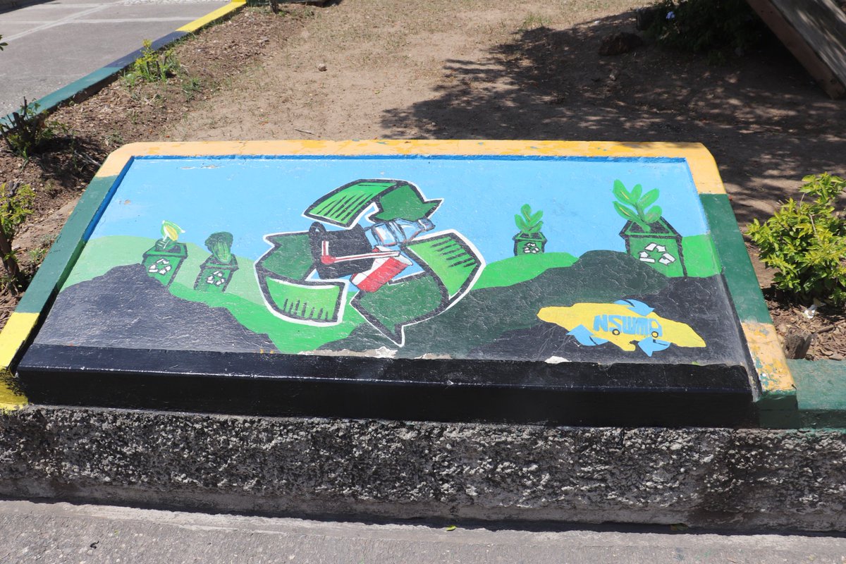 🌿🎨 Calling all eco-warriors and art enthusiasts! Have you checked out the NEPA Plastic Ban murals? #TBT to 2022 when #TeamNEPA unveiled the murals in Mandela Park, Kingston. The ban on plastics has never looked so good. #ArtForChange #PlasticBanJA <a href="/NSWMA1876/">NSWMA</a>