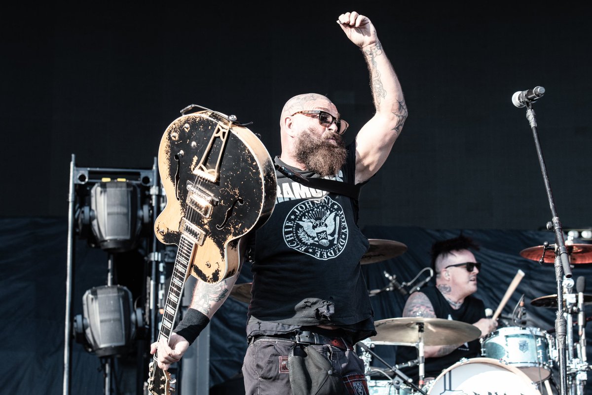 Thirty years has gone so fast... on Tuesday, August 13th, the legends <a href="/GreenDay/">Green Day</a> returned to the iconic Wrigley Field to celebrate 30 years of
"Dookie" and 20 years of "American Idiot." Read the full recap here: 

anchrmagazine.com/gigswedig/2024…

Photos by Taylor Ward/Live Nation