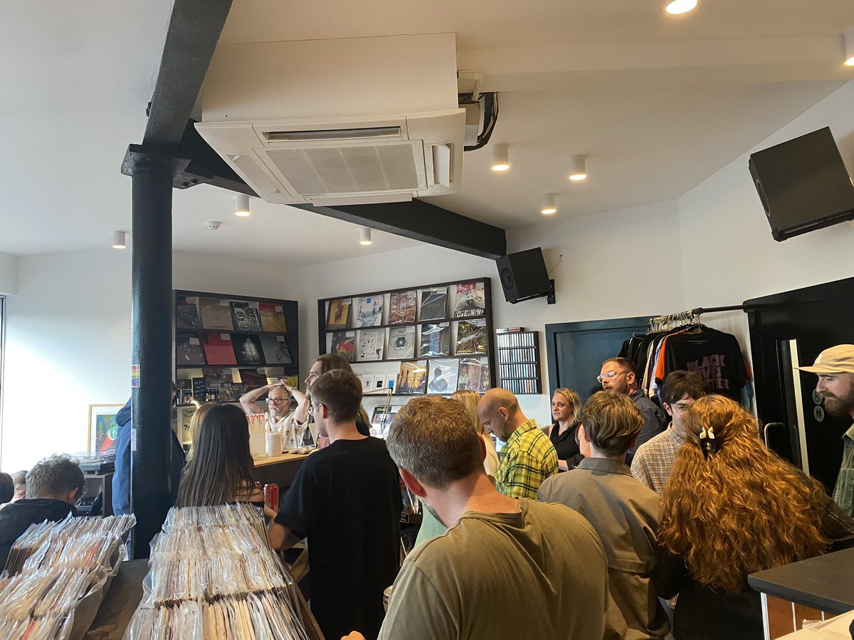 gemmamac82's tweet photo. @fontainesdublin listening party @first_vinyl 🖤🖤🖤🖤 https://t.co/R8lG3Hm5nA