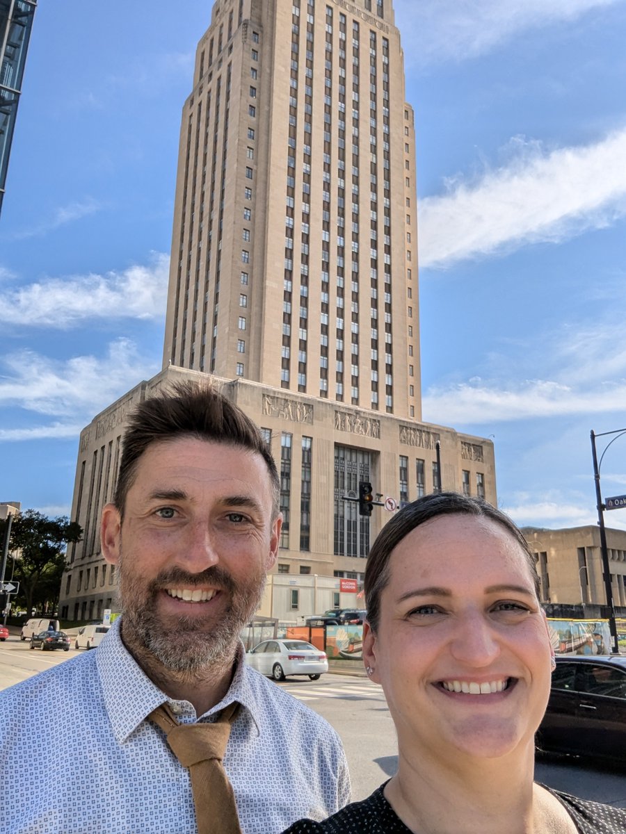 MARCKCMetro's tweet photo. In our heart of hearts...#CityHallSelfie Day is the bestโฃ๏ธ
@ANGraor met up with @EricBunch for this #CityHallSelfie in @KansasCity.
Follow our journey as we spread #LocalGovLove around the #KC region.
Don't miss the big reveal! https://t.co/Hk2cO0CgIw