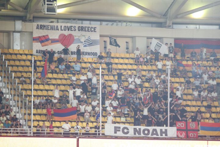 Από τα ωραία που συμβαίνουν σε έναν ποδοσφαιρικό αγώνα!!!Ας κερδίσει ο καλύτερος...#αεκ #ποδοσφαιρο