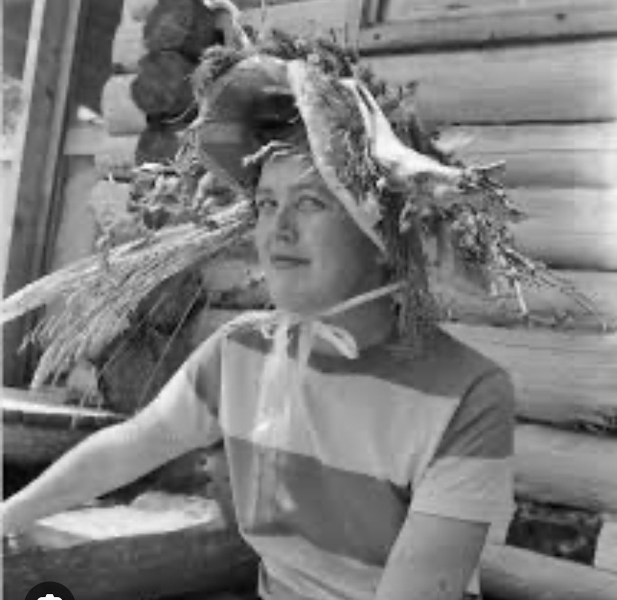 APrudhommeWords's tweet image. Happy 112th birthday Julia!🥂#juliachild