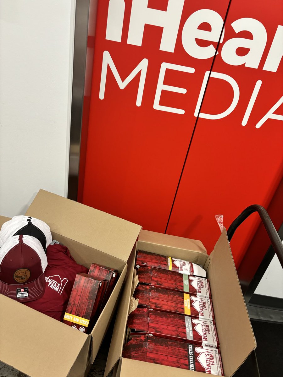 ttgunderson's tweet photo. Hey look ⁦⁦⁦@Chris_Hawkey⁩. ⁦@wenzelsfarm⁩ sent TWO big boxes of sticks and swag!! 😳 #moremeatsticks #letsgo #canigetanamen?! https://t.co/hf8UfC0b2A
