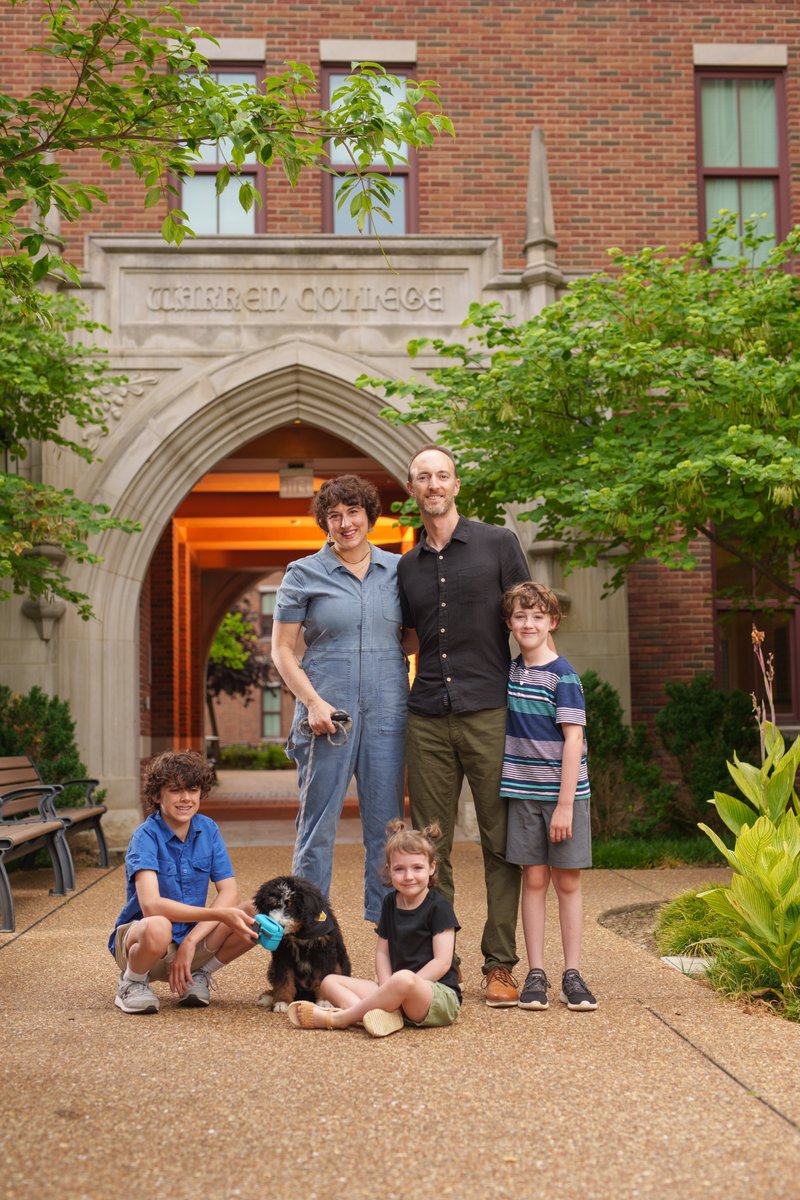 VanderbiltU's tweet photo. Meet @VUMedicine's Robin Michael Jones!

🏠 Warren College 
🌟 Years at VU: 11
🌟 Hometown: Columbus, Ohio
🌟 Favorite book: "Life on Delay: Making Peace with a Stutter" by John Hendrickson

Learn more: https://t.co/BIzBXxFjmC https://t.co/531K2Qasnd