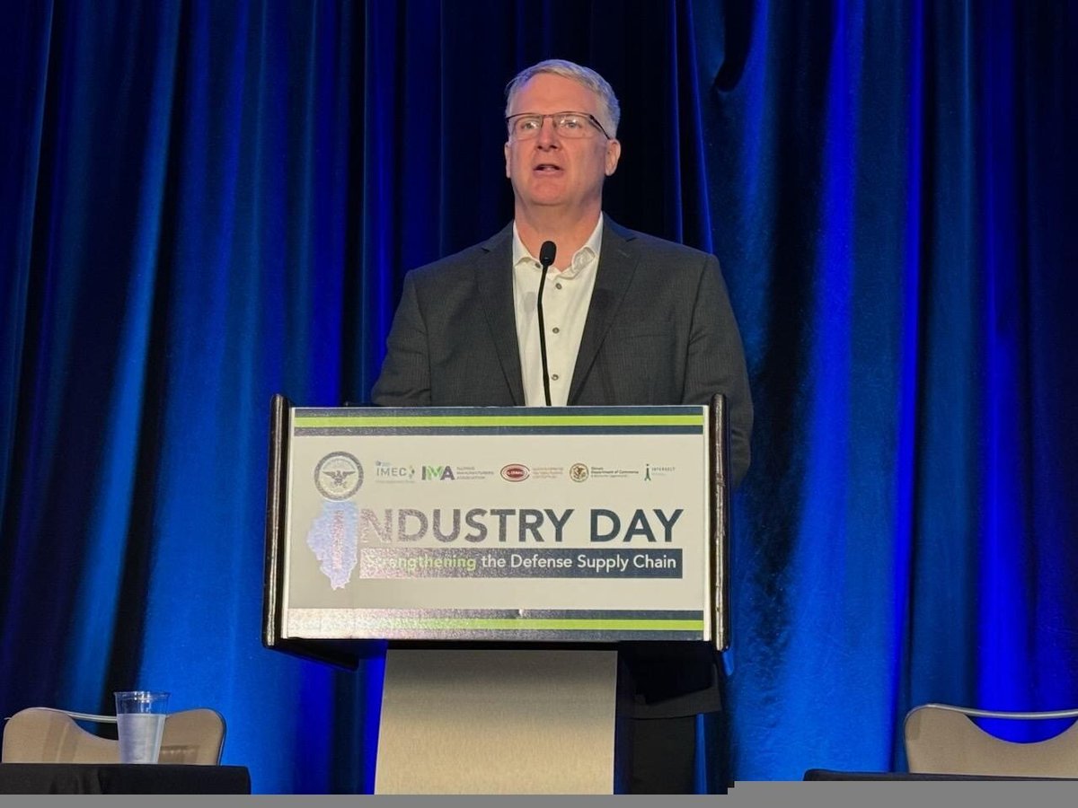 IMECillinois's tweet photo. With nearly 400 in attendance at today's #DefenseIndustryDay, the momentum of the Illinois defense #SupplyChain is truly undeniable. The morning has already included immense knowledge sharing and networking. 

#DefenseManufacturing #DepartmentOfDefense #madeinil #manufacturing https://t.co/ftqoJGIdq8