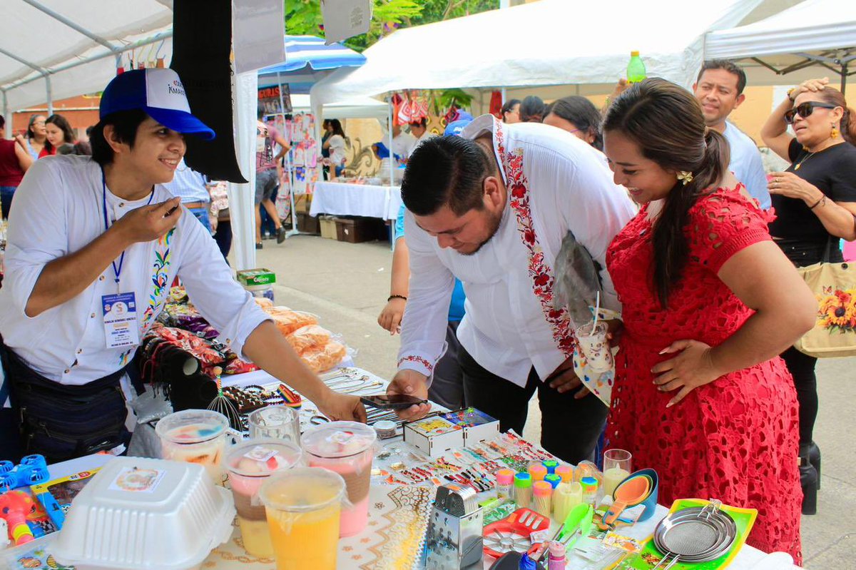 VivoNoticiasVer's tweet photo. Festival de la Garnacha 2024 en Soledad del Doblado rompe récord de asistencia

La presidenta municipal, mencionó que hubo visitantes de municipios vecinos como Cotaxtla, Paso del Macho, Veracruz, Boca del Río, Manlio Fabio Altamirano, entre otros.
https://t.co/9q4A8mmvHi https://t.co/PZ6n2dPdF7