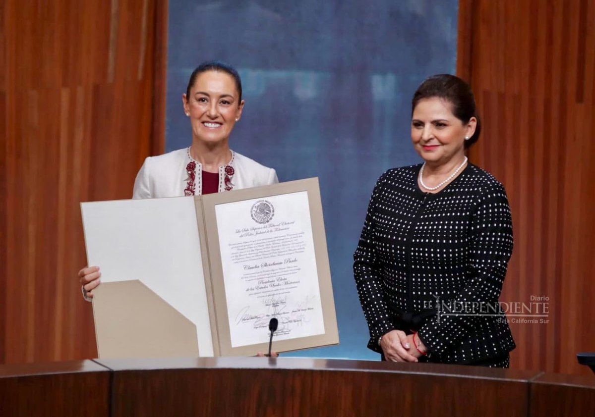HugoRosalesB's tweet photo. Recibe la Presidenta Electa Constancia de Mayoría @Claudiashein https://t.co/BWuGcpdekf