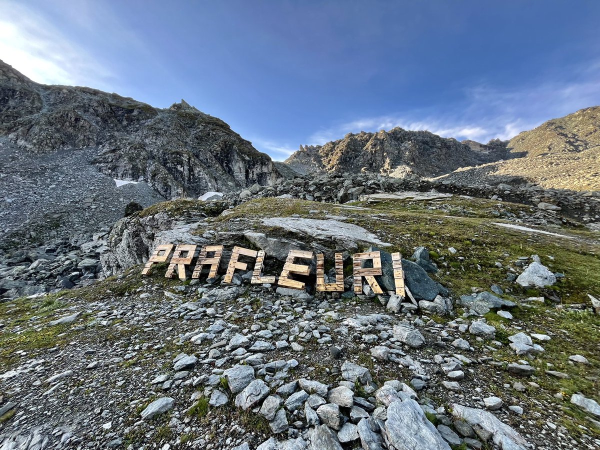 chamoissauvage's tweet photo. Dixence- cabane Prafleuri- col des roux- sentier des bouquetins- cabane de la barmaz- Dixence @valaiswallis @GrandeDixence #heremence #cabaneprafleuri https://t.co/VBP8AfAWKw