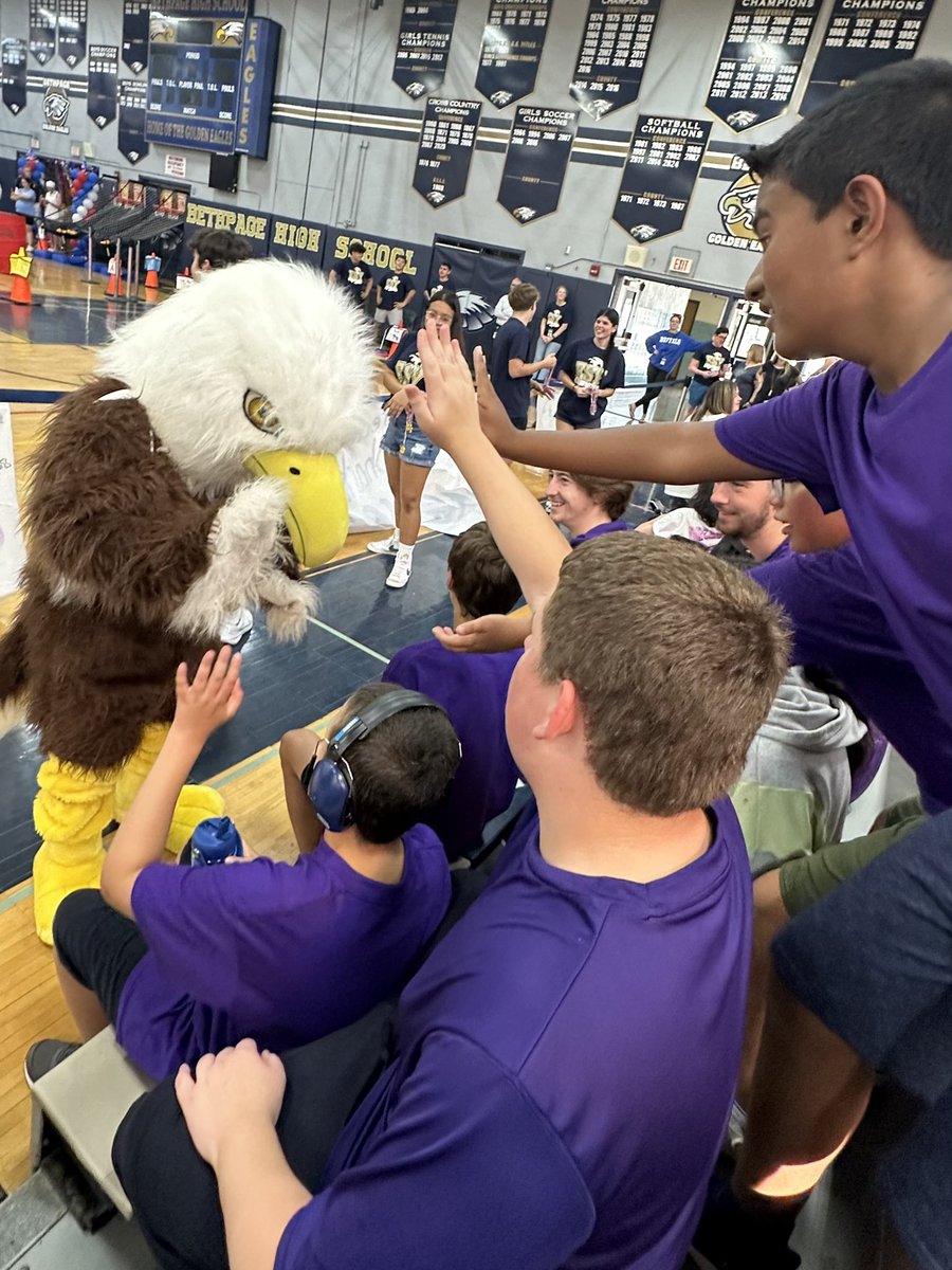 MsDAngioBHS's tweet photo. Olympic games, Gold medals, and a visit from our favorite Eagle! What a day!! 🥇 🦅 #WeAreBethpage https://t.co/W88EGY7pQl