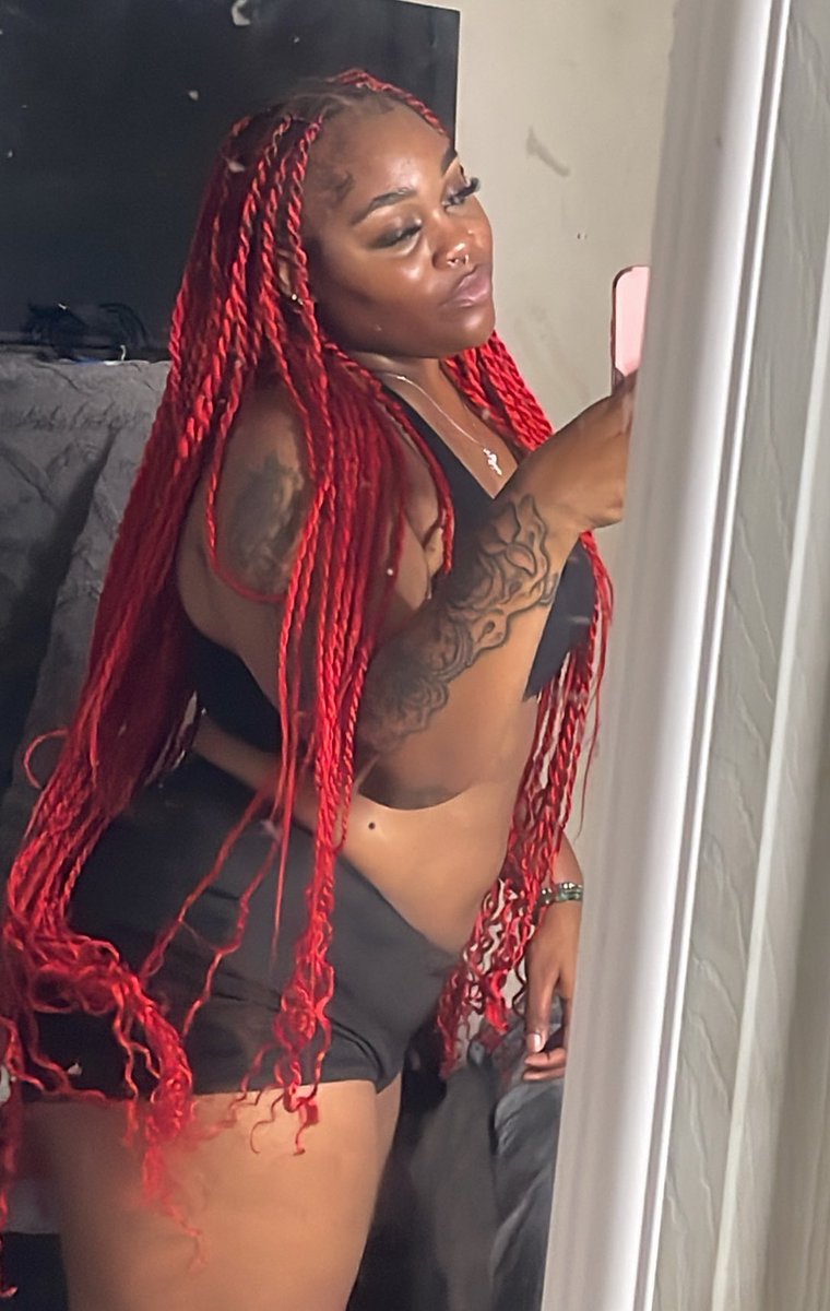 x_richell's tweet image. i keep black on 😩