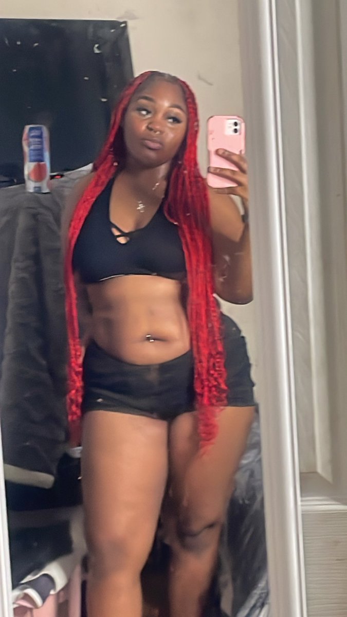 x_richell's tweet image. i keep black on 😩