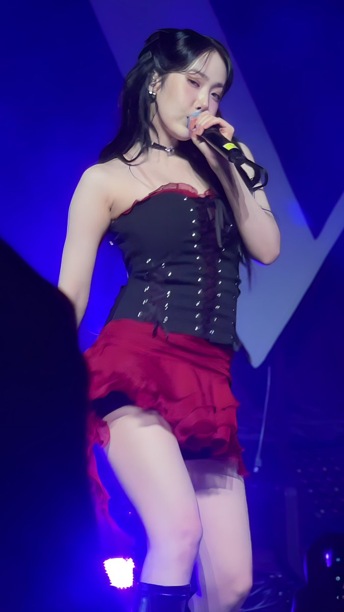 This photo still doesn't do her justice
#SINB #VIVIZ