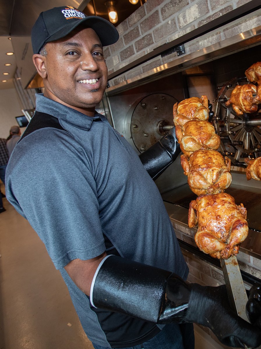 Chef Collabs, National Honey Bee Day, EPCOT Food &amp; Wine - mailchi.mp/edibleorlando/…