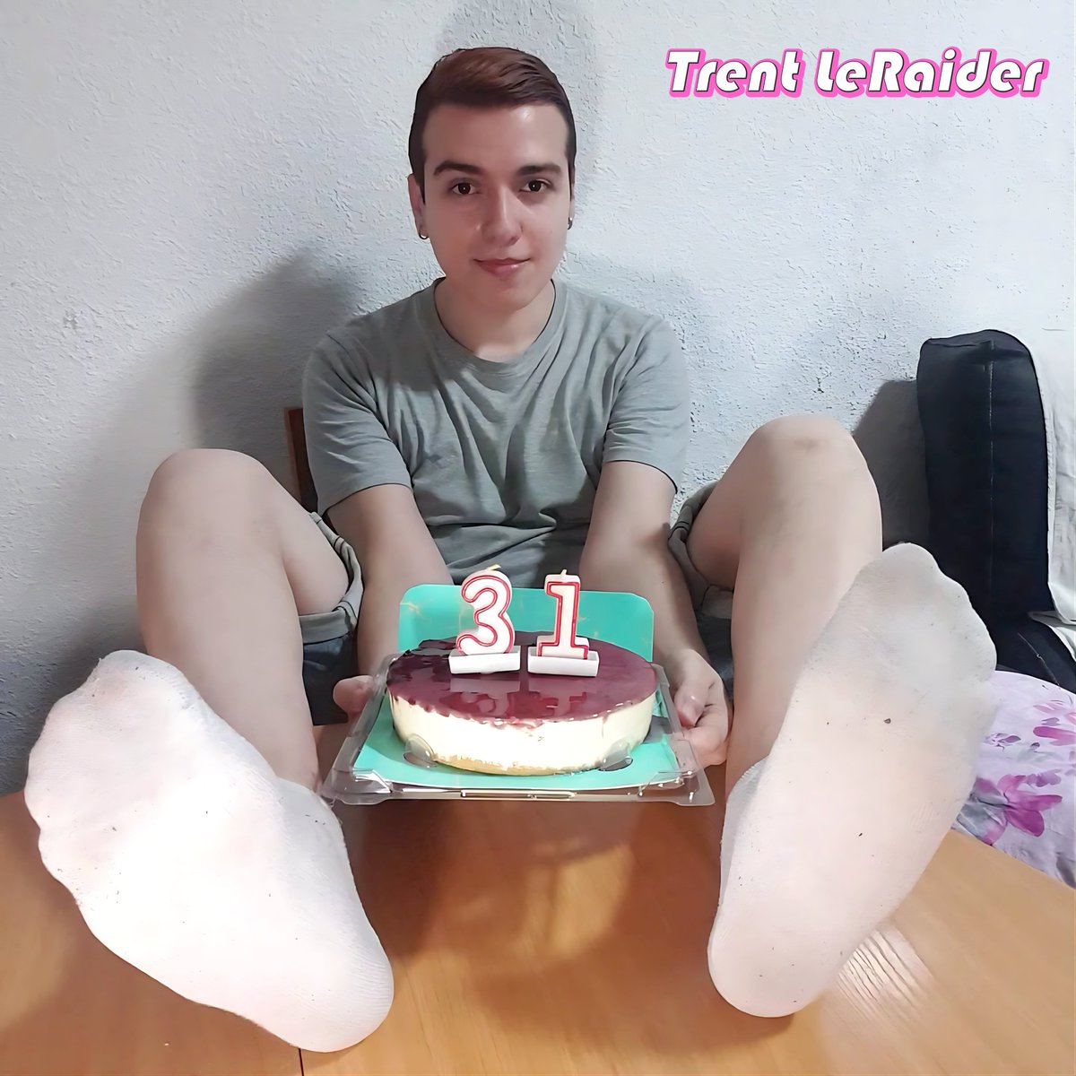 YasilianMaster's tweet photo. Happy Birthday TrentLeRaider 🥰
Feliz Cumpleaños TrentLeRaider 😊

#trentleraider #feet #feets #pies https://t.co/EdvWqr8d05
