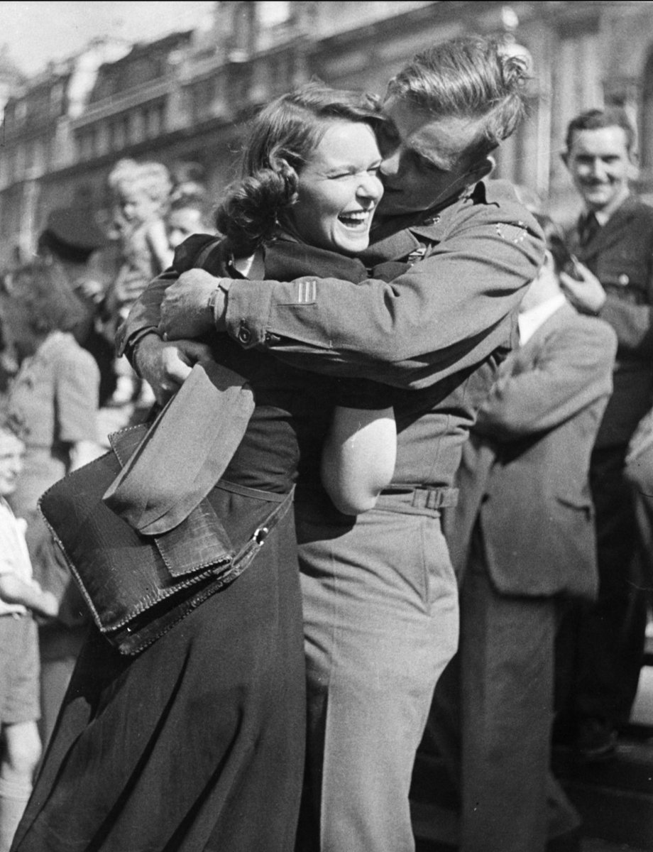 #OnThisDay in 1945, the Second World War ended with Japan's surrender.

VJ Day was celebrated by Allied countries around the world. Here's how the press broke the news ⬇️ 
bit.ly/4fGcwQa