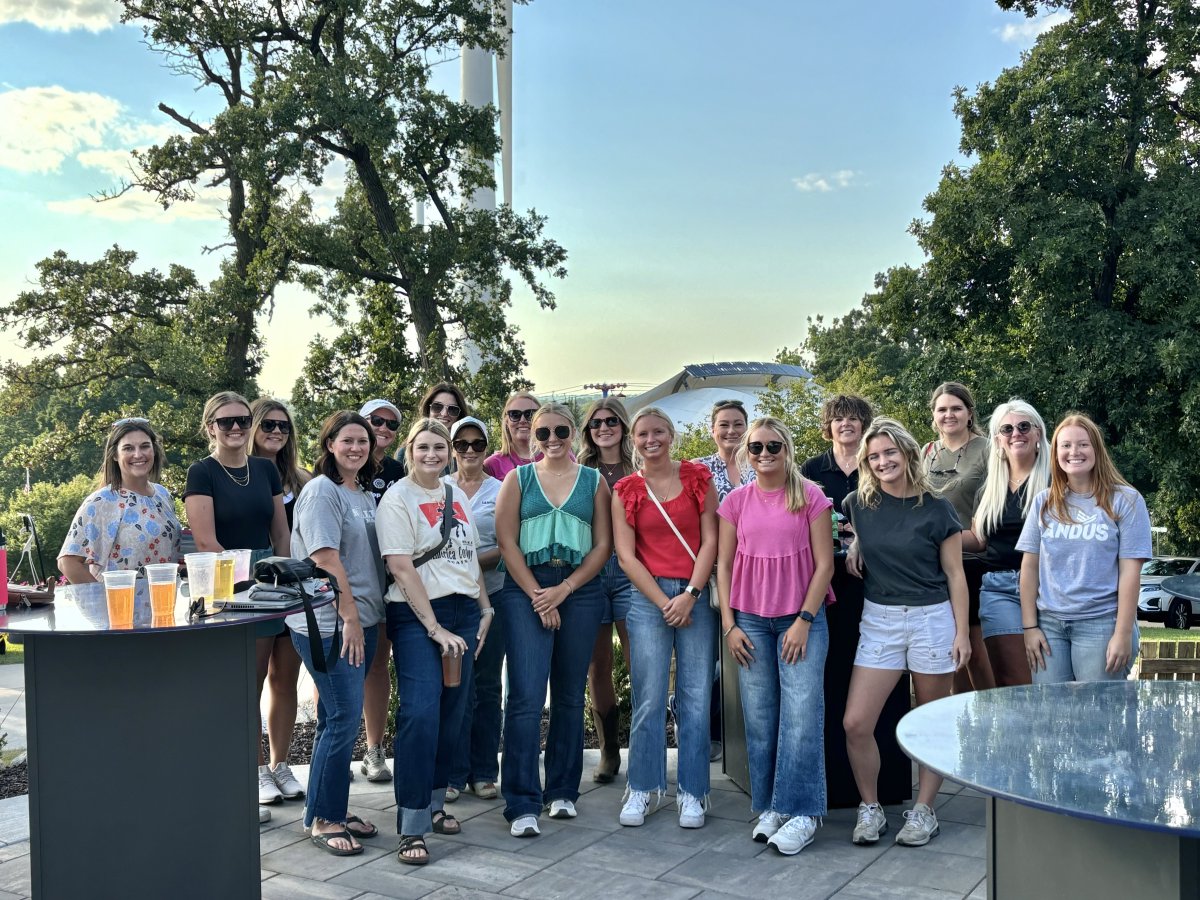 LandusAg's tweet photo. What a night at the Iowa State Fair! Our Women in Ag social was filled with great conversations and laughs! It’s always a good time when you gather such an incredible group of individuals. Cheers to our amazing women in ag! #WomenInAg #FarmHers https://t.co/qzdre6Fa10