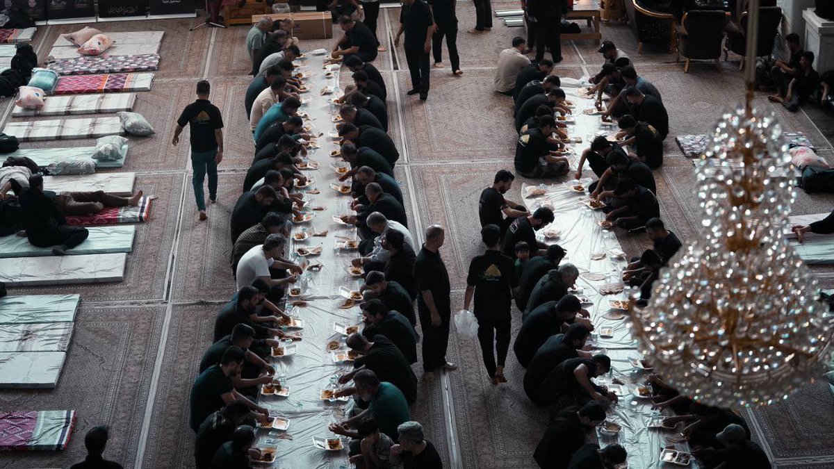 من ارض النجف لواء حيدريون يبداء تقديم افضل الخدمات لزوار أبا عبدالله الحسين (عليه السلام) #حيدريون_للخدمة_الحسينية