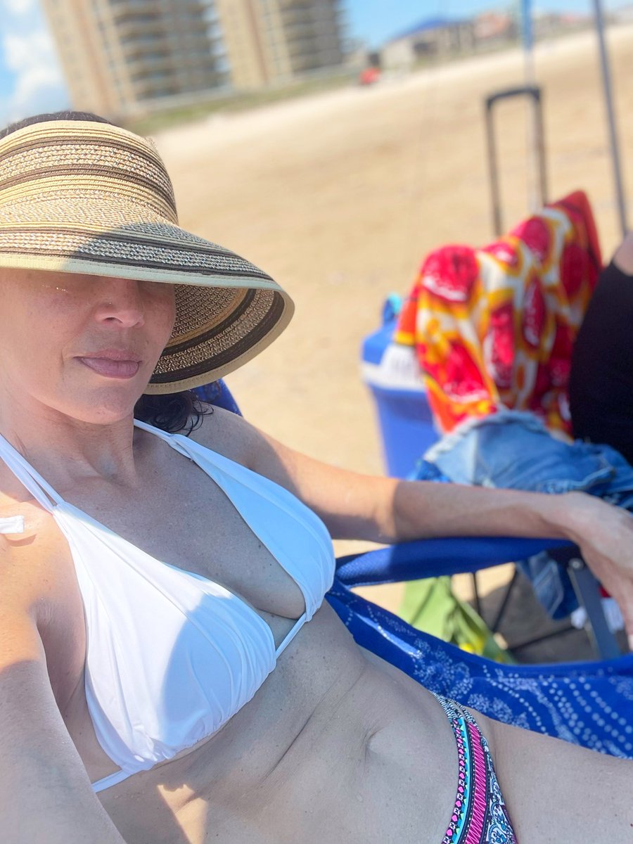 sallJRD's tweet photo. #thisis58 and #lowcarb #paleo. Put down the bread and stop drinking all that sugar. Eat some eggs and a steak. #vacationmode https://t.co/NBxc8cbUxm