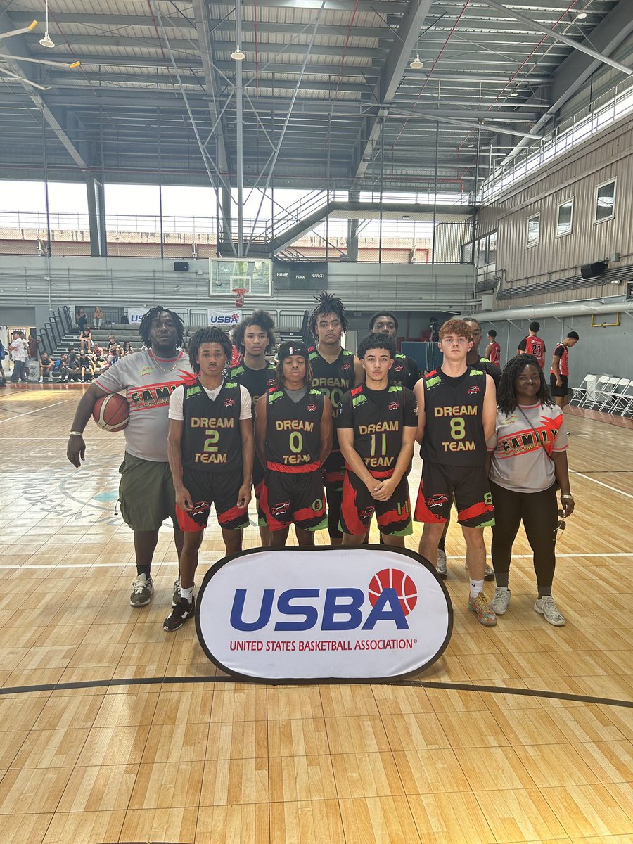 Dream Team tweet media