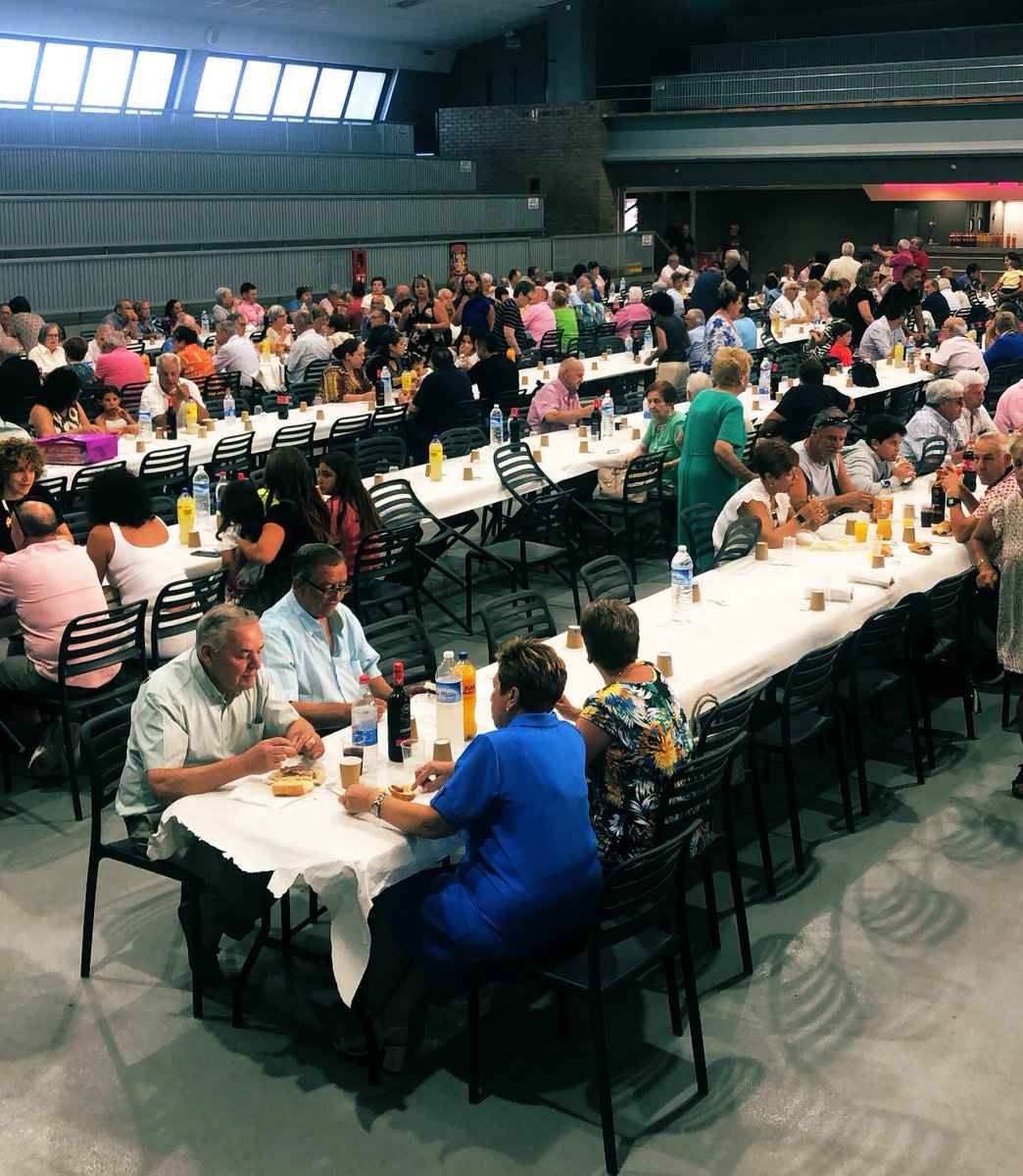 Que mejor que pasar la tarde-noche de #Chistorrada organizada por el Club de Jubilados Tolerancia y Alegria 😃

Ribaforada y su Ayuntamiento <a href="/ribaforada/">Ayto. Ribaforada</a> , siempre con el #envejecimiento activo y saludable.

#navarra #riberadenavarra #ribaforada_MunicipioSaludable