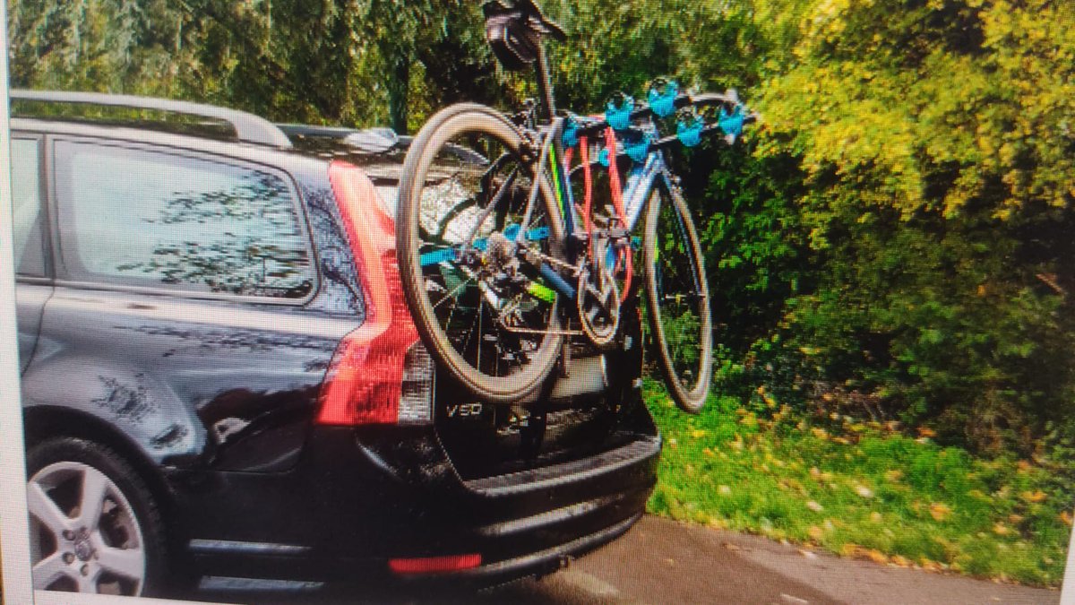 SeumpTrust's tweet photo. @CYBTRAFFIC 
Are these kind of rear cycle carrier allowed on cars? https://t.co/3rEs64qXot