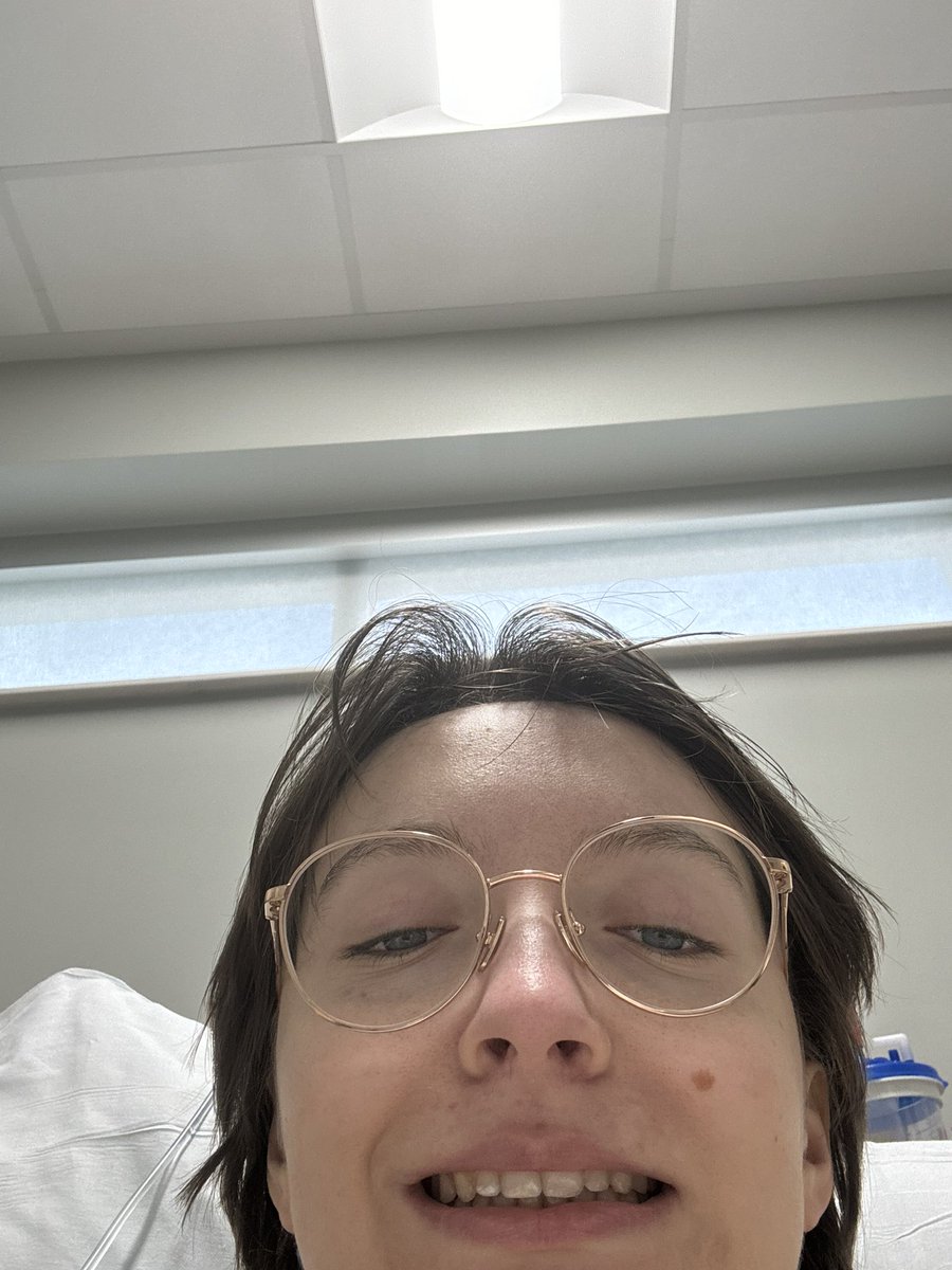 kendalltyIerr's tweet photo. before &amp; after my laparoscopy ✨ + a reminder not to undermine your symptoms. i was fully convinced i didn't have endometriosis even tho my doc thought otherwise. lo and behold during cyst removal surgery he found &amp; removed a LOT of endo tissue along with it !! recovering now :) https://t.co/TXTtpBKp12