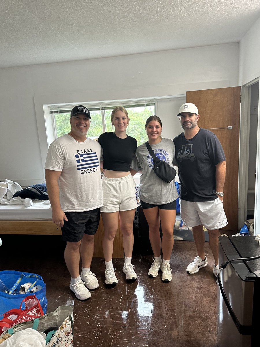 Blackburnvb_'s tweet photo. Welcome Home! We are here on campus and ready to take on this season.🤩🦫🥹
#BuildingtheDam #TailsUP https://t.co/0saklHEbXg