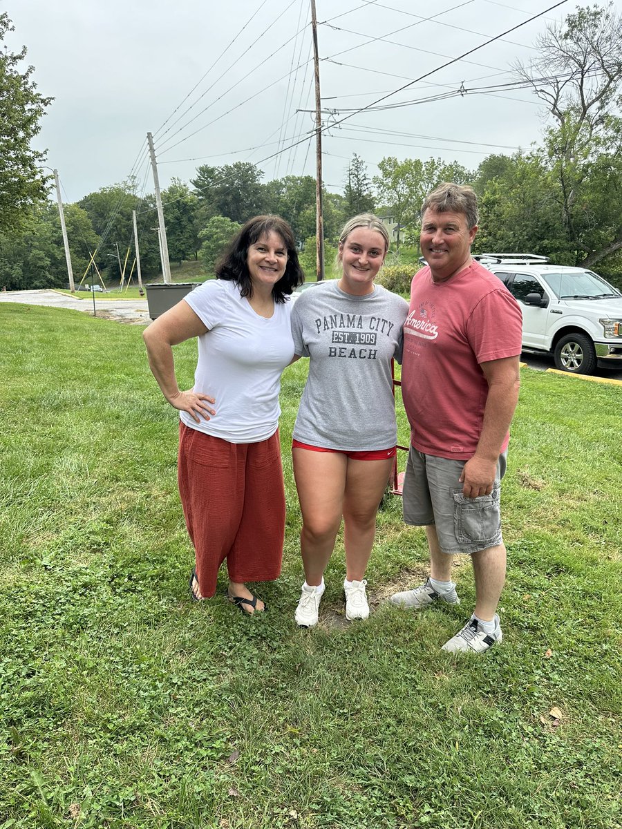 Blackburnvb_'s tweet photo. Welcome Home! We are here on campus and ready to take on this season.🤩🦫🥹
#BuildingtheDam #TailsUP https://t.co/0saklHEbXg