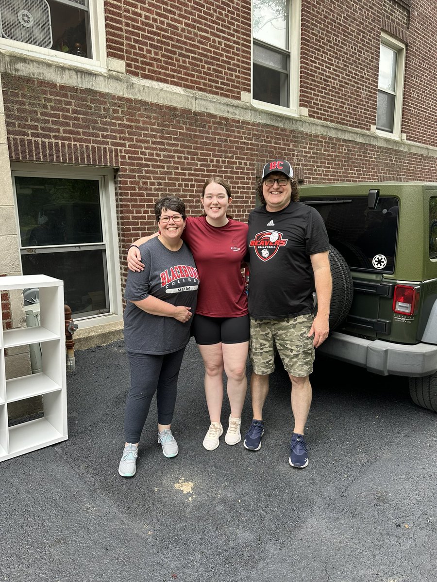 Blackburnvb_'s tweet photo. Welcome Home! We are here on campus and ready to take on this season.🤩🦫🥹
#BuildingtheDam #TailsUP https://t.co/0saklHEbXg