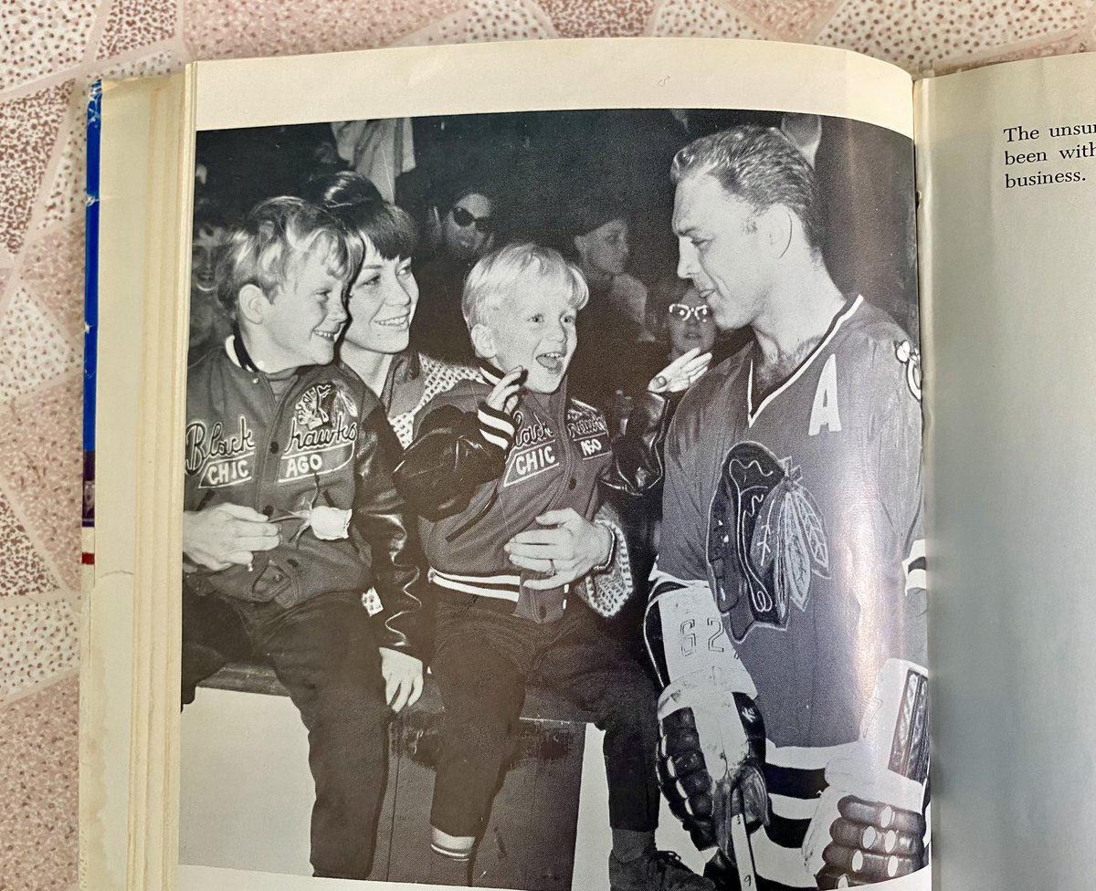victoriacougars's tweet image. Latest find at the #FreeLittleLibrary 

Hockey is My Game (1967)
Bobby Hull