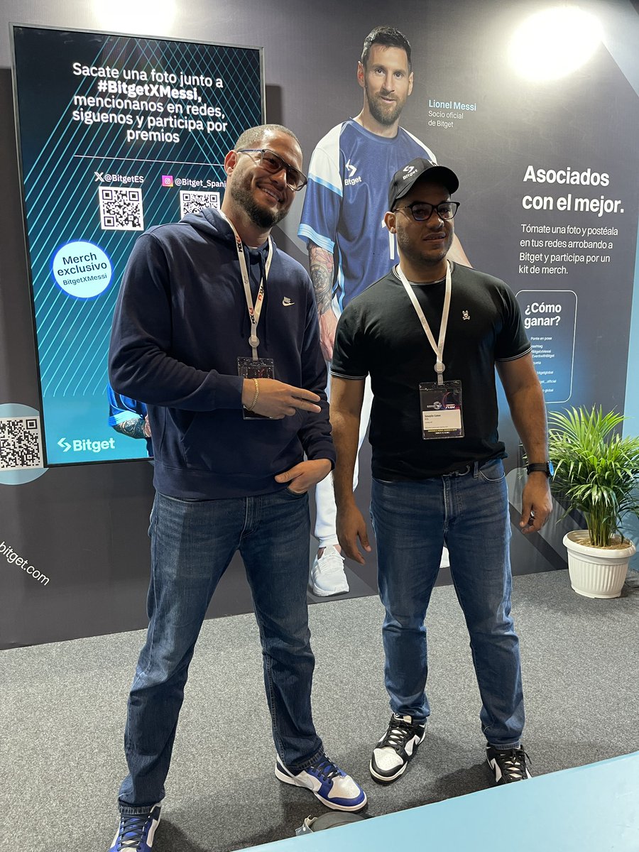 BitgetES's tweet photo. Nos visitó @MARCIANOPHONE en nuestro espacio de @BlockSummitLA
#EventWithBitget
#BitgetColombia https://t.co/7qsUjpJFDU