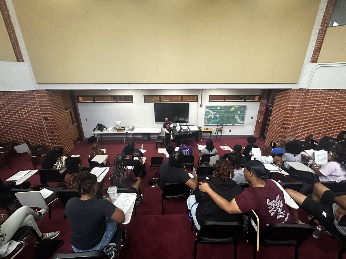 AAMUCHOIR_'s tweet photo. Last week, our Alabama A&amp;M University Choir freshman took on a  whirlwind of rigorous training as they prepared for the Freshman Convocation, the Torch Lighting Ceremony! We proudly welcomed 18 new members from the Class of '28 into the University Choir… https://t.co/VbYgZJjmkT