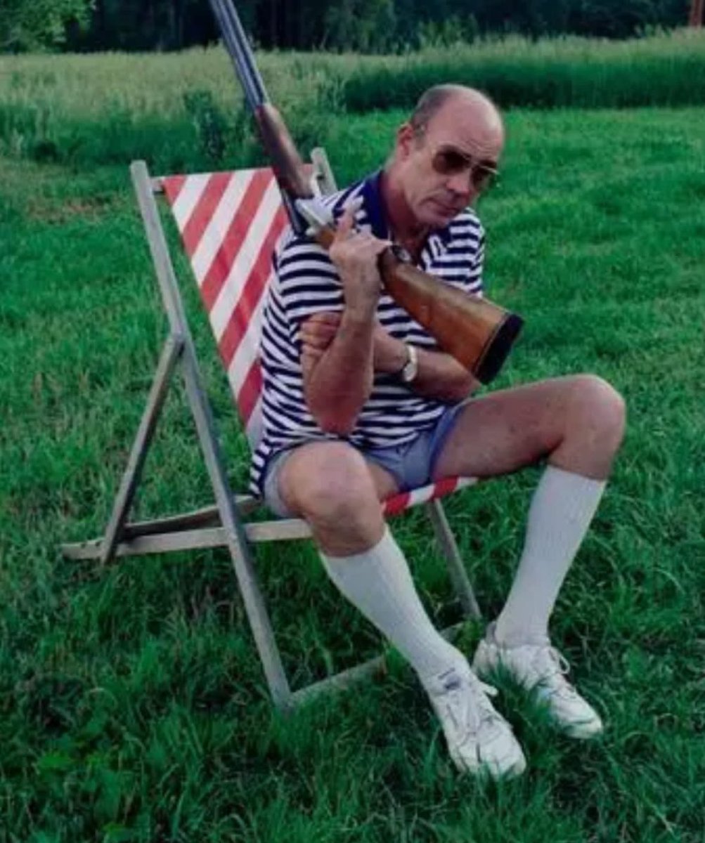 kayteterry's tweet image. Why does this pic of Hunter S Thompson look like Artie Bucco when he snapped