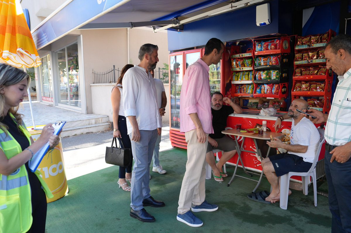 Pırıl Pırıl Kartal’ programımızda bugün Yukarı Mahallemizde Kartallı komşularımızla bir araya gelerek onları dinledik. Belediye başkanımız sayın Gökhan YÜKSEL’ in selamlarını ilettik.Eksik ve sorun olan yerlere müdahale ettik. <a href="/gokhanyukselist/">Gökhan Yüksel</a> <a href="/CHPKartalilce/">CHP Kartal İlçe Başkanlığı</a> <a href="/kartalbld/">Kartal Belediyesi</a>