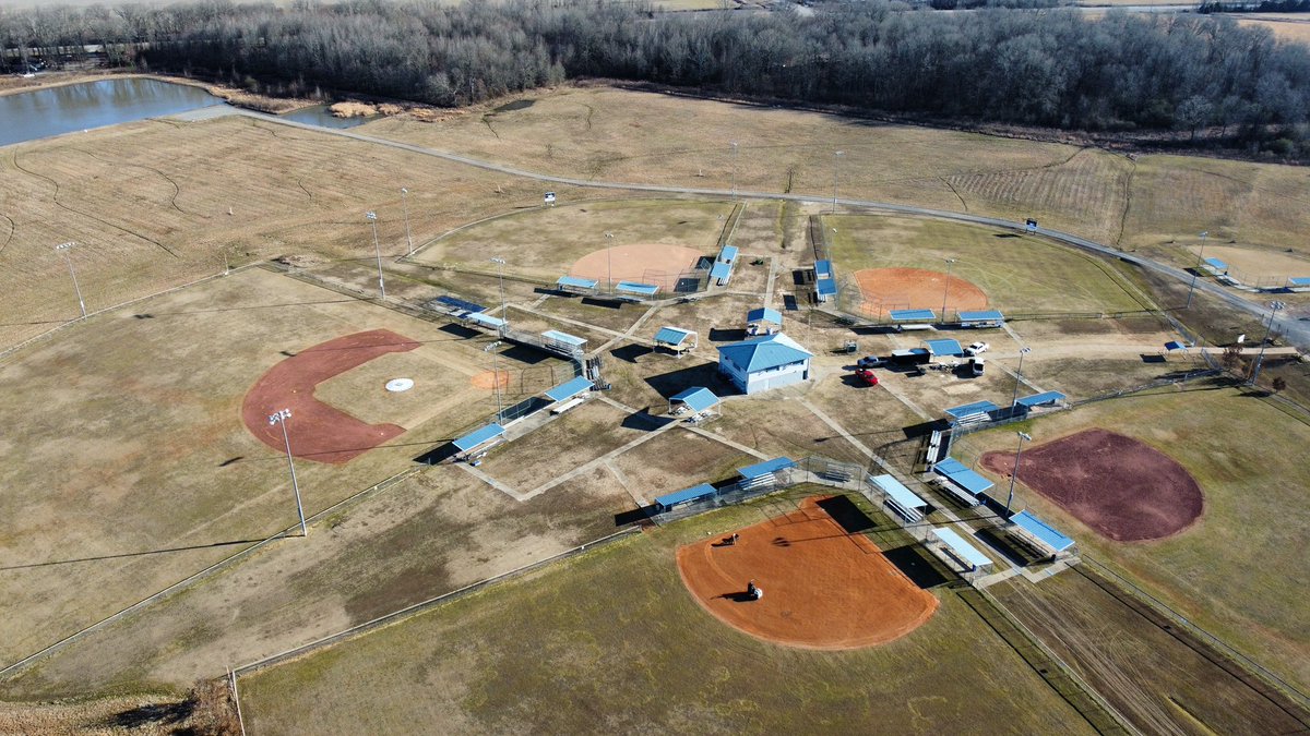 afsofar's tweet photo. Swipe to see where we started. 👀

We're gearing up for new projects this fall. Send us a message to yours added to the list! 

#beforeandafter #baseballfield #softballfield #athleticfieldservice https://t.co/1ShYUk5pgl