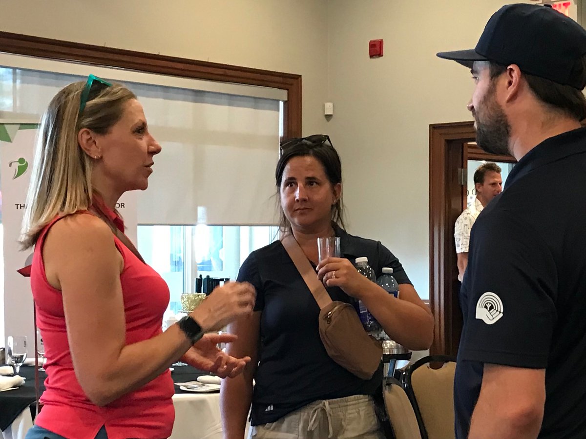 Cocktail hour is in full swing with live music by youth performer Elle Crites!

#YouthOttawa #MayorsGolfTournament