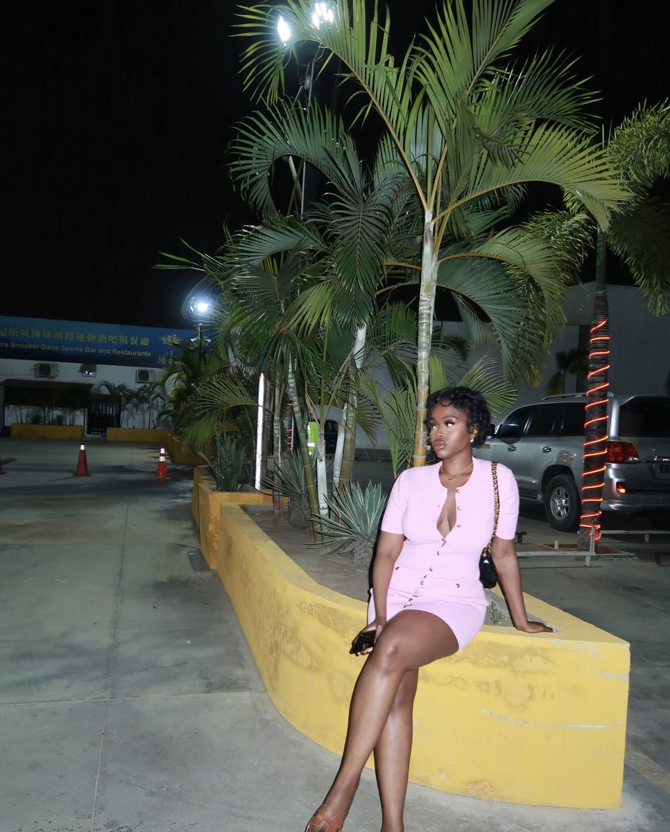 deborahninelle's tweet photo. Just some flicks ⛳️🇦🇴 https://t.co/GNPXCjjlD6